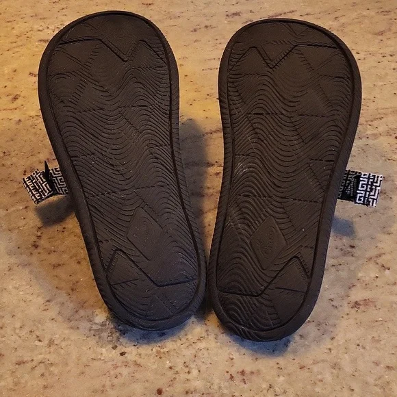 Chaco Chilos Slide - Geometric Black/White Print - 8 - Picture 5 of 7